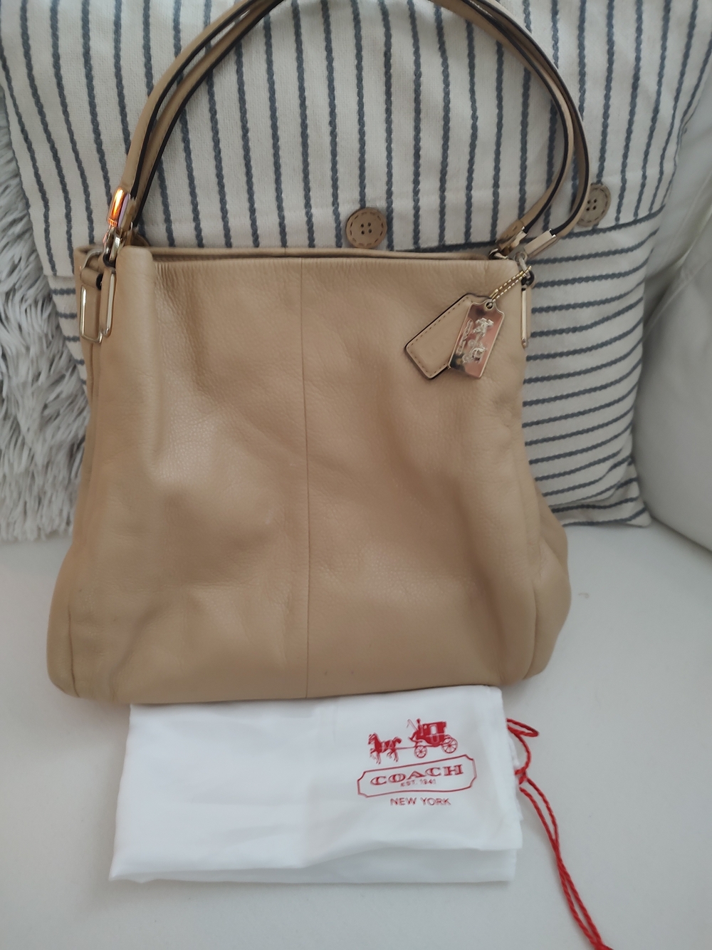 Coach Women's Leather Shoulder Bag in Beige
